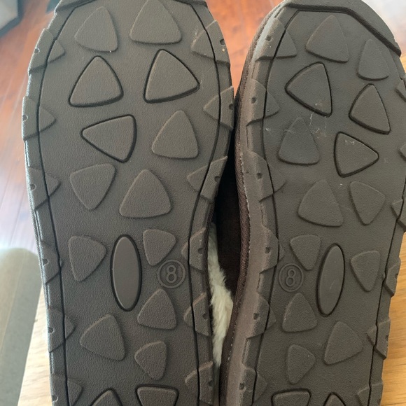 Ugg knock off target slippers. NWT. Faux fur lined. Size 8 women’s. Excellent - Picture 7 of 8